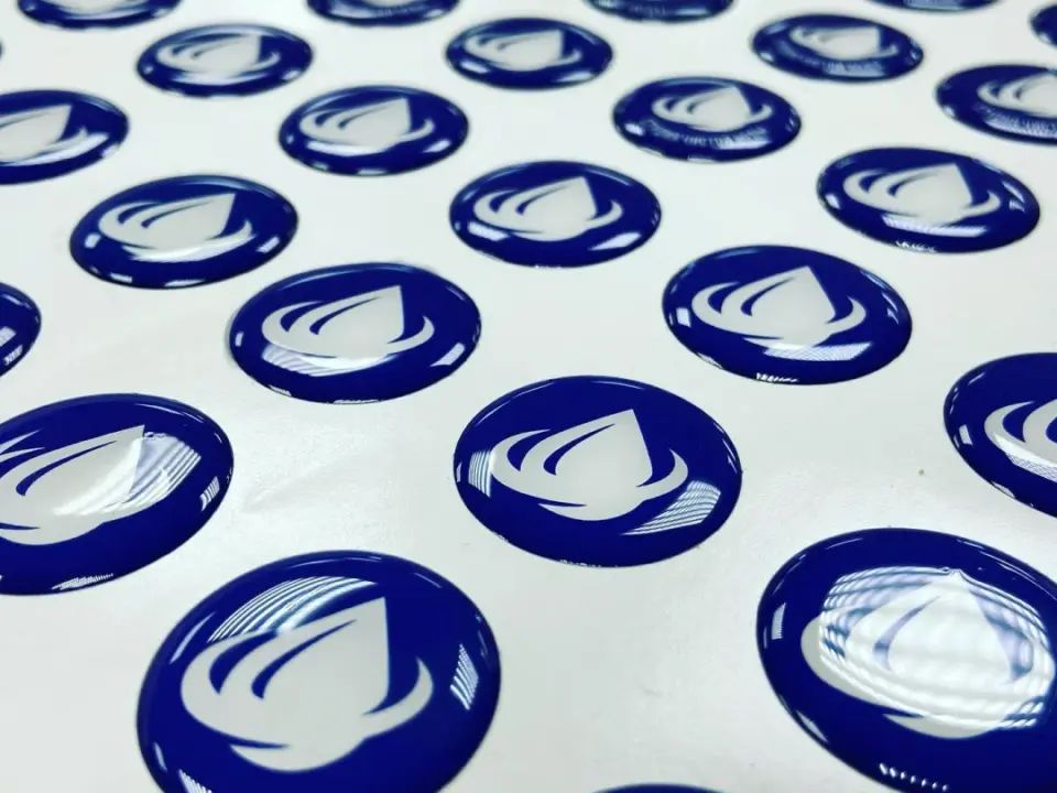 Полиграфия Объемные наклейки — печать на заказ в Томске